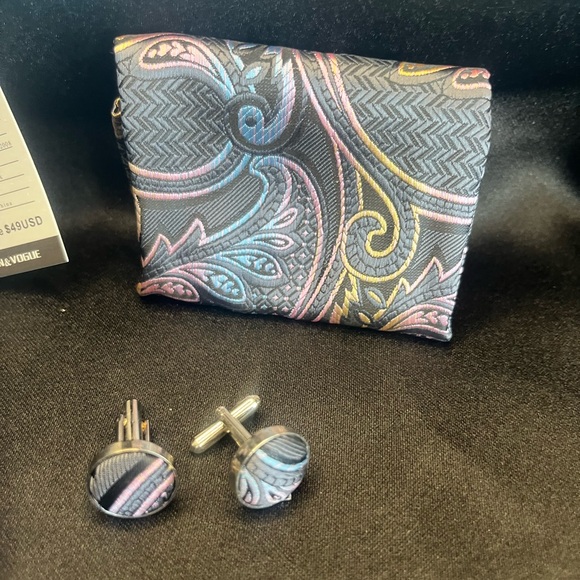 Elegant Paisley Tie Set in Black and Gold - Picture 2 of 5